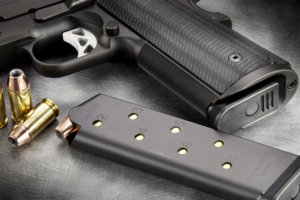 Quem pode ter posse de arma no Brasil? Requisitos explicados