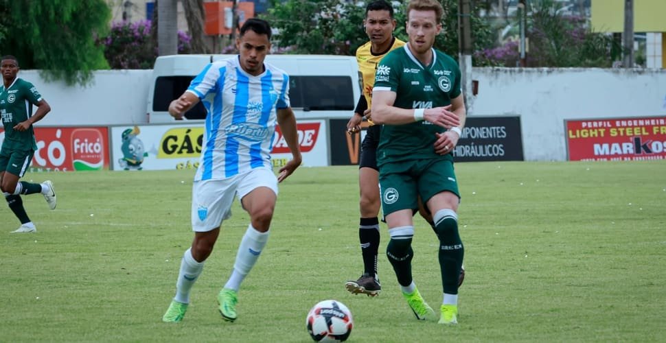Crac e Goiás ficam no empate sem gols pelo jogo de ida das quartas do Goianão