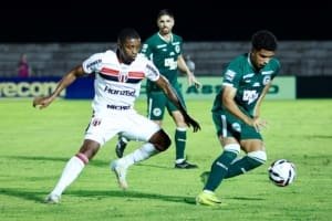 Com gol de Anselmo Ramon, Goiás bate o Botafogo-SP e volta a vencer na Série B