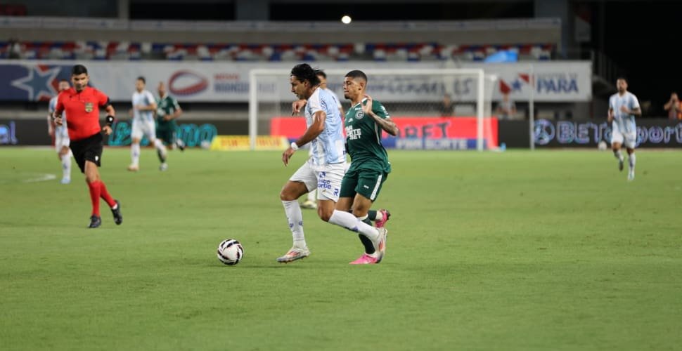 Goiás perde boas chances e fica no empate sem gols com o Paysandu