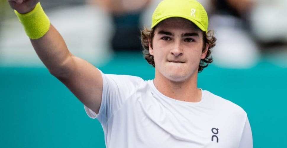 João Fonseca estreia com vitória firme em Madrid e enfrenta top 12 na próxima fase