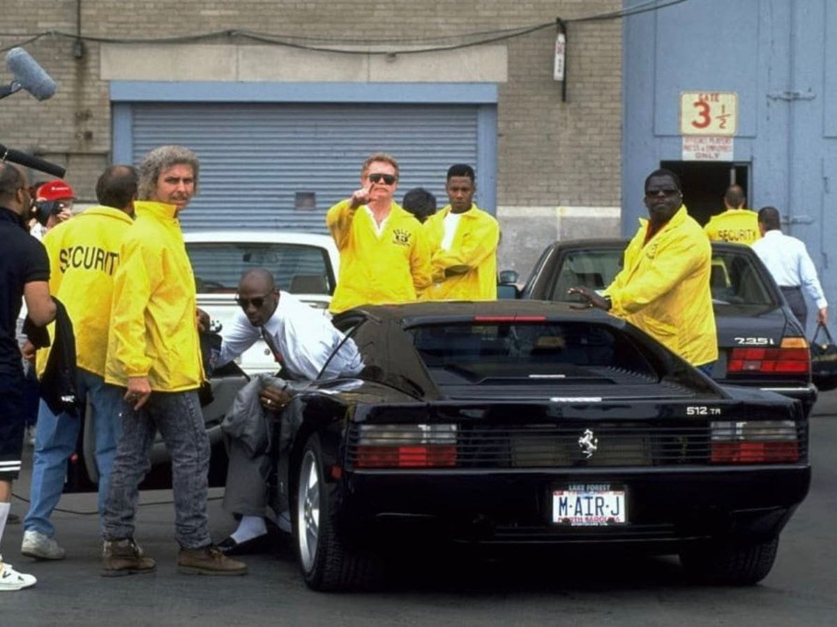 Ferrari de Michael Jordan dos anos 90 é encontrada após 15 anos desaparecida 2 1200x900 2025 04 16T165355.556