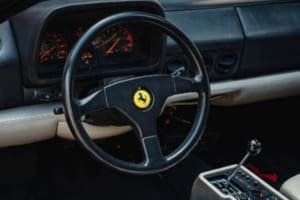 Ferrari de Michael Jordan dos anos 90 é encontrada após 15 anos desaparecida
