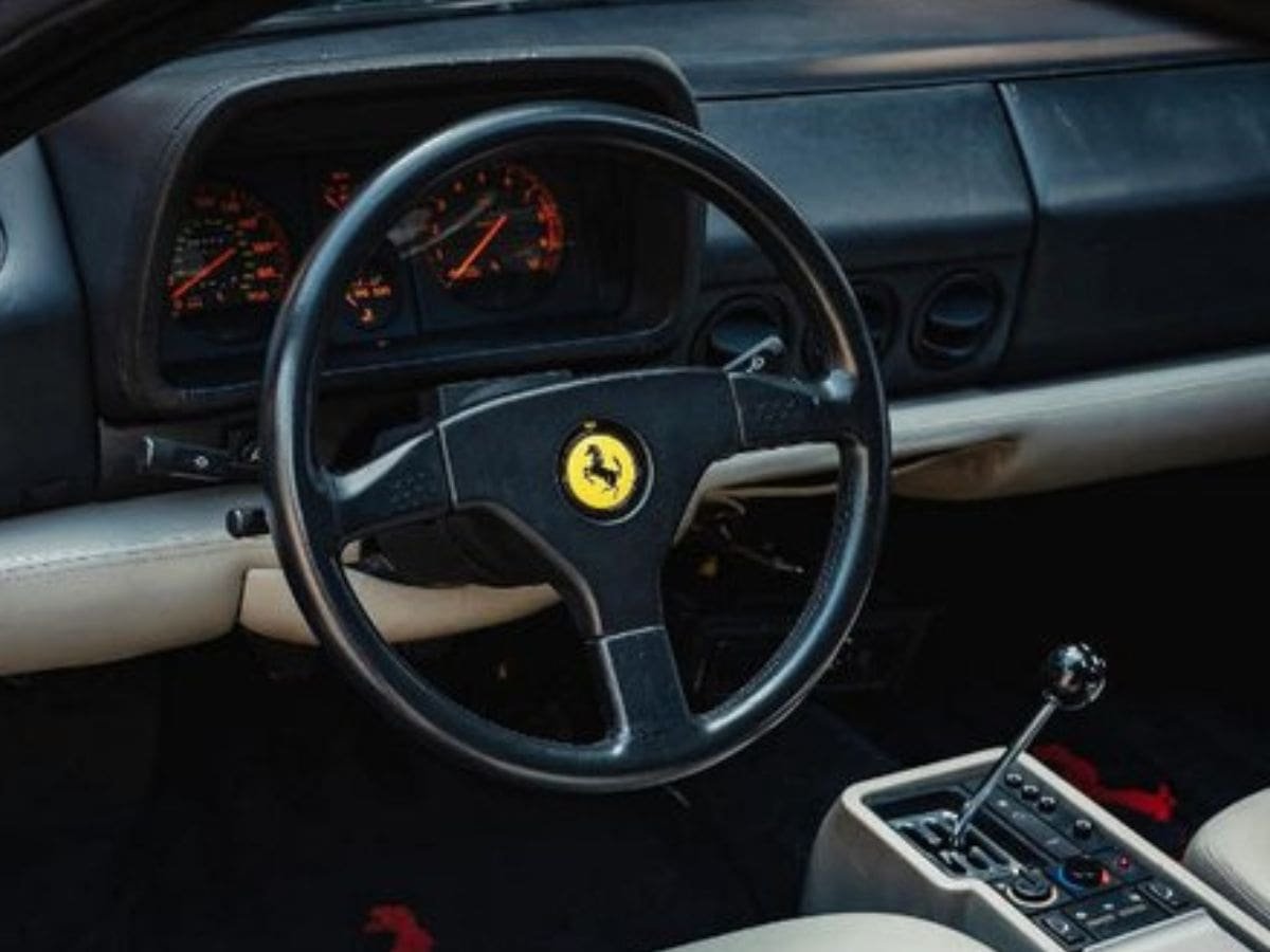 Ferrari de Michael Jordan dos anos 90 é encontrada após 15 anos desaparecida 1 1200x900 2025 04 16T165420.942