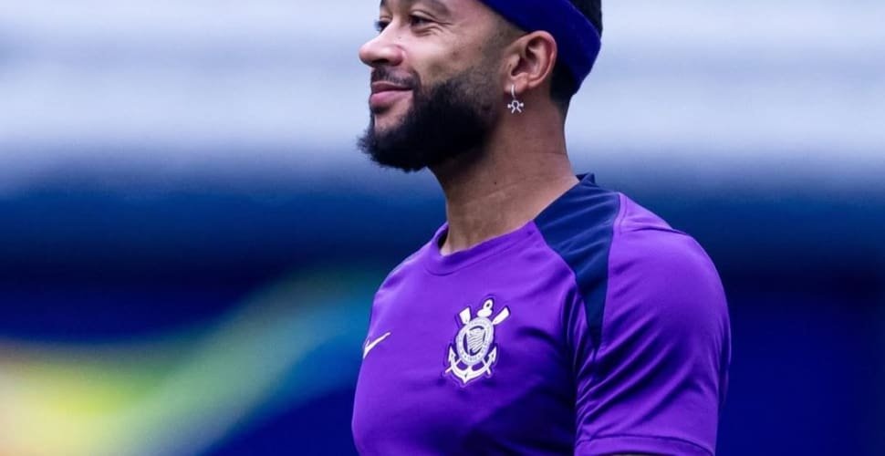 Memphis Depay sofre torção no tornozelo e desfalca Corinthians na Sul-Americana