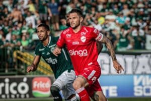 Vila Nova vence Goiás e larga em vantagem na semifinal do Goianão 2025
