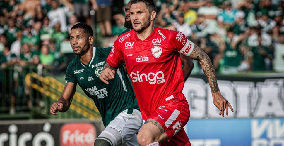 Vila Nova vence Goiás e larga em vantagem na semifinal do Goianão 2025
