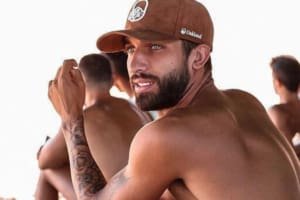 Antes de ser substituído, jogador e a atual de Davi Brito trocaram declarações na virada de ano