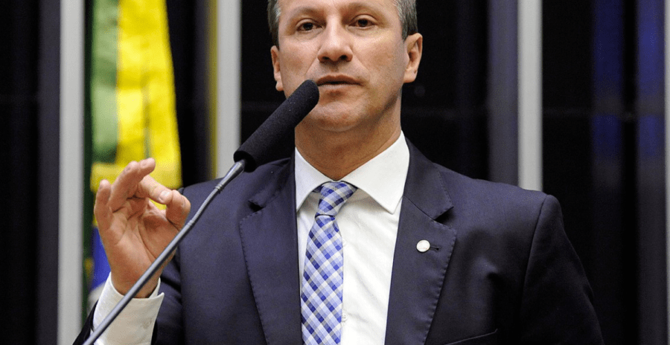 Oposição solicita que PGR e TCU investiguem sindicatos ligados a fraudes no INSS