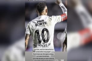 Susto! Neymar sente coxa, pede substituição e tranquiliza torcida do Santos