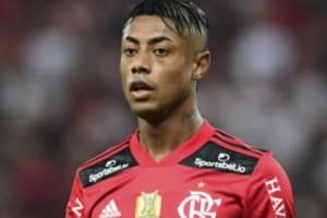 Caso Bruno Henrique: defesa pede arquivamento e diz que “forçar cartão” não é crime