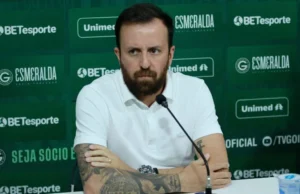 Goiás encaminha acerto com camisa 10 estrangeiro