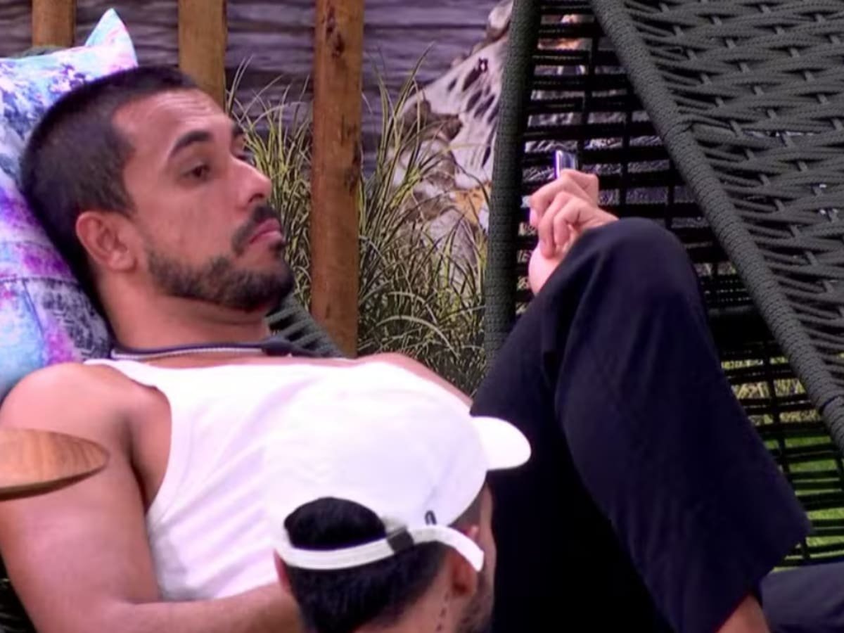 BBB25 tem madrugada morna após eliminação de Aline. Veja os últimos acontecimentos! 2 MAike RED
