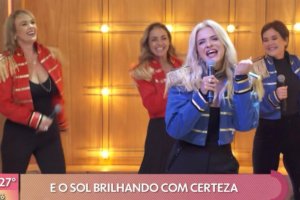 Xuxa Meneghel fica emocionada com surpresa das Paquitas no “Encontro”