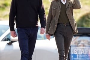 Princesa Charlotte faz dez anos e semelhança com príncipe William chama atenção