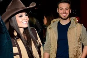 Maiara e Matheus dão beijão em trio e reatam relacionamento