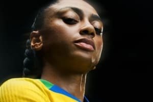 FIFA aposta alto: futebol feminino deve render mais de R$ 5 bilhões em receita futura