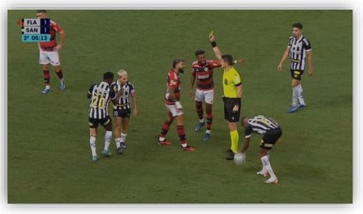 Relatório da PF apontou comportamento inadequado de Bruno Henrique durante jogo ao qual foi indiciado por tomar um cartão amarelo / Reprodução 