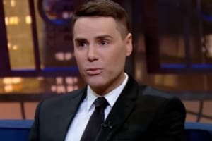 Como antecipado por Flavio Ricco, Luiz Bacci assina contrato com o SBT