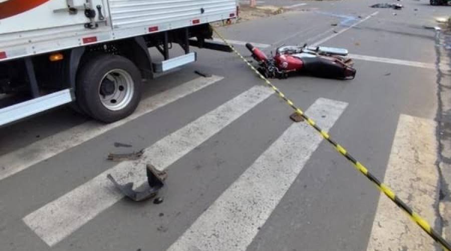 Acidente com caminhão mata mulher em Aparecida de Goiânia