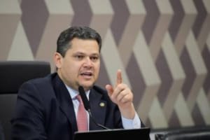 Alcolumbre diz que não pautará impeachment de ministro “nem com 81 assinaturas”