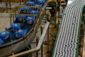Ambev abre 322 vagas de emprego em Goiânia e outras regiões do país