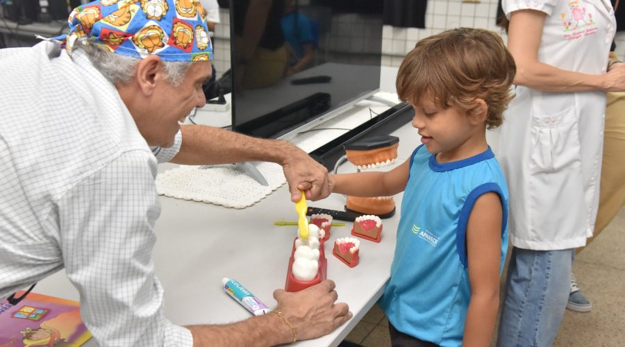 Aparecida promove ação de saúde bucal nas escolas
