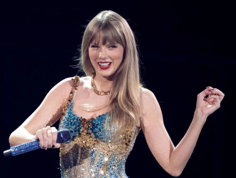 Após esgotar, vendas de ingressos para turnê de Taylor Swift no Brasil são reabertas