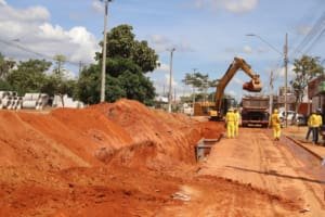 Avenida das Nações tem desvios para construção de trincheira e novo Eixo Viário