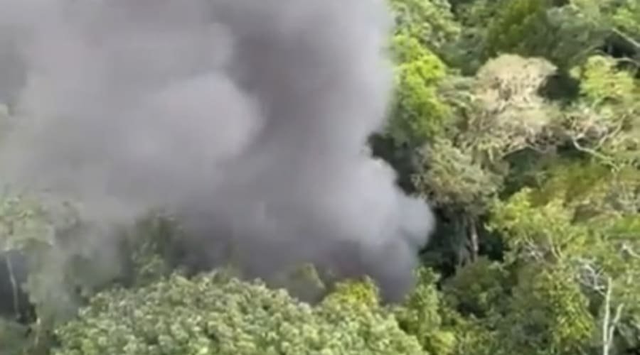 Avião que transportava drogas é abatido pela FAB