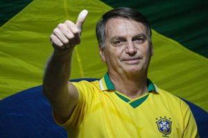 Bolsonaro recebe título de Cidadão Aparecidense