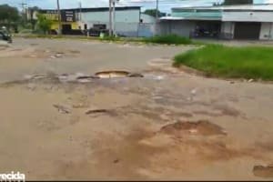 Buracos em via de Aparecida de Goiânia gera transtornos e riscos