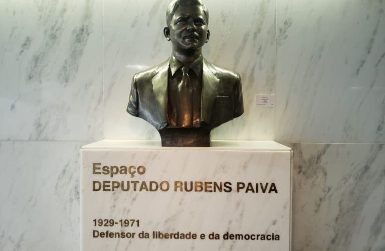 Filme "Ainda Estou Aqui" inspira busca por informações sobre deputado Rubens Paiva e a ditadura militar