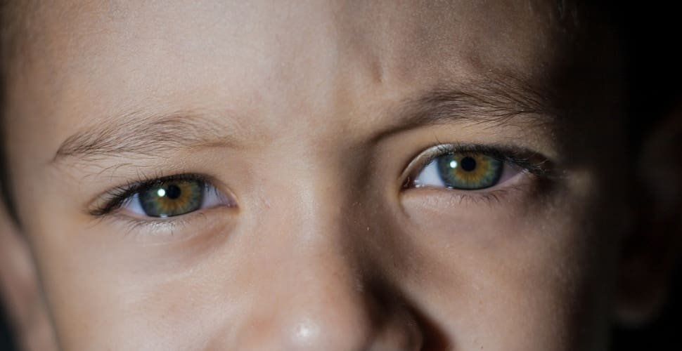 Crianças e adolescentes que sobrevivem ao câncer têm risco aumentado para distúrbios psicológicos