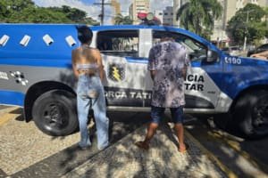 Casal é preso após comprar iPhone com notas falsas