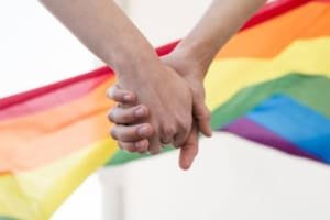Casamentos entre pessoas do mesmo sexo batem recorde no Brasil; veja números