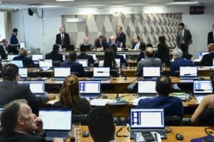 CCJ do Senado rejeita e enterra PEC da Blindagem em votação unânime