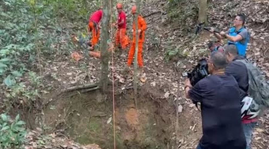 Cemitério clandestino do CV tinha poço com 30m de profundidade