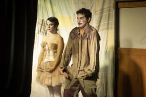 Cia Nudante apresenta "Le Tombé" no Teatro Cidade Livre