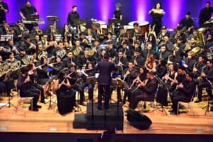 Com casa cheia, concerto celebra os 10 anos da Banda Sinfônica de Aparecida