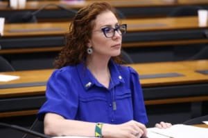 Com voto de Fux, STF tem unanimidade para condenar Carla Zambelli a 10 anos de prisão por invasão a sistema do CNJ