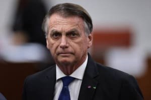 Com voto de Zanin, STF condena Bolsonaro e outros sete réus por 4 a 1