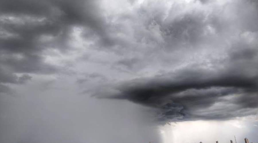 Defesa Civil emite alerta de tempestade com ventos de até 100 km/h para as próximas 24 horas