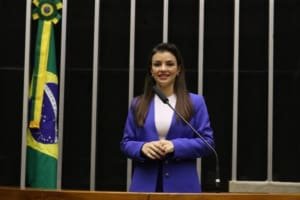 Deputada federal denuncia que foi agredida pelo ex-marido