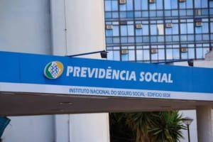 Descontos ilegais de aposentados do INSS serão devolvidos, diz governo