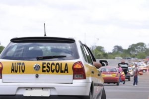 Detran-GO abre cadastro para instrutores sem vínculo com autoescolas