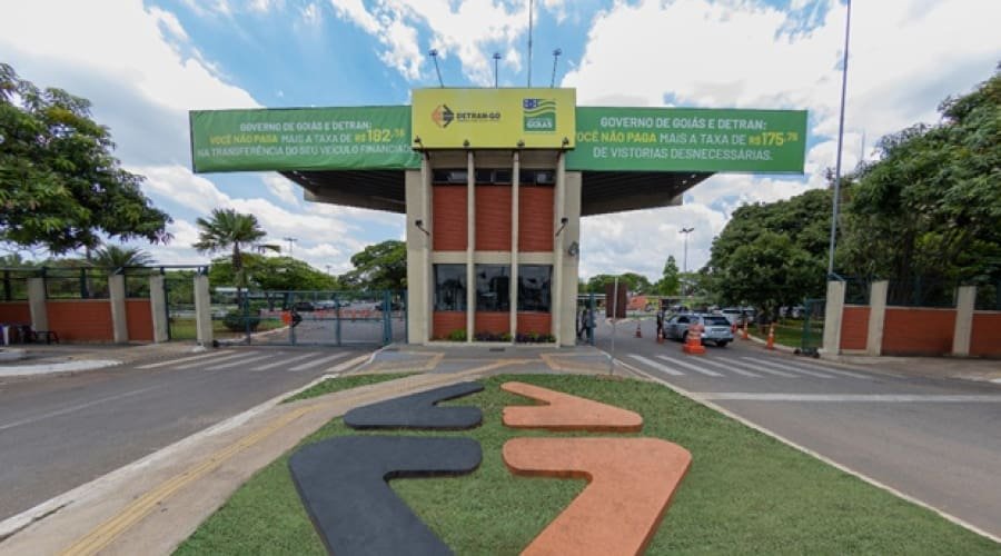 Detran-GO aprova parcelamento e perdão de juros para licenciamento atrasado