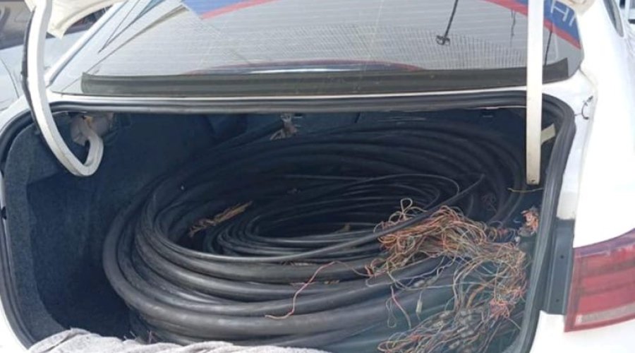 Dois homens são presos por furto de cabos de telefonia em Aparecida