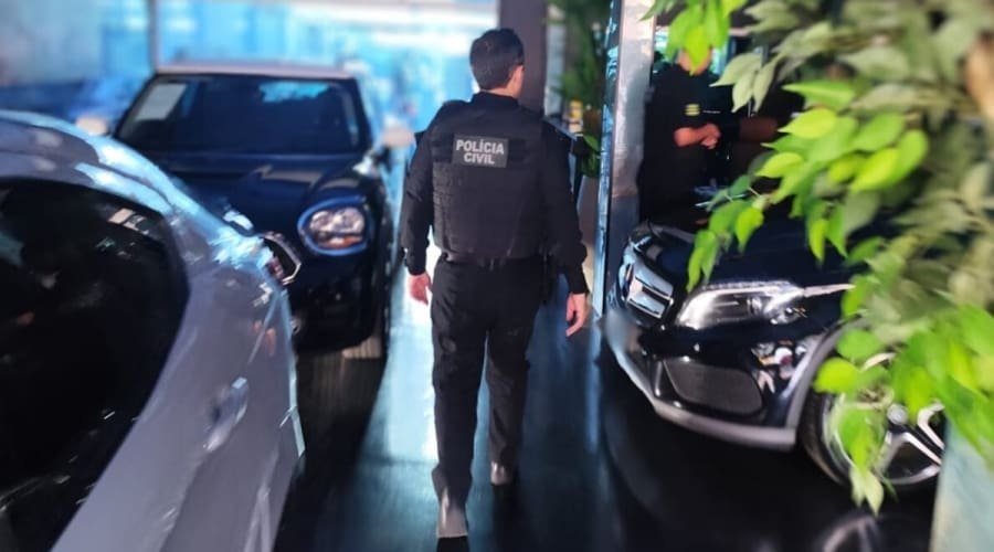 Operação Chave de Vidro investiga golpe de R$ 2,5 milhões em loja de carros de luxo