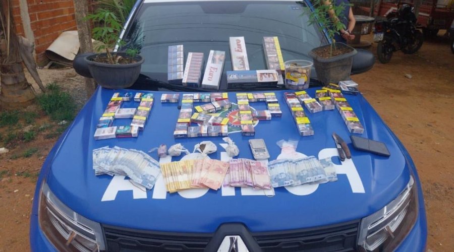 Dono de bar é preso por tráfico após polícia achar pés de maconha